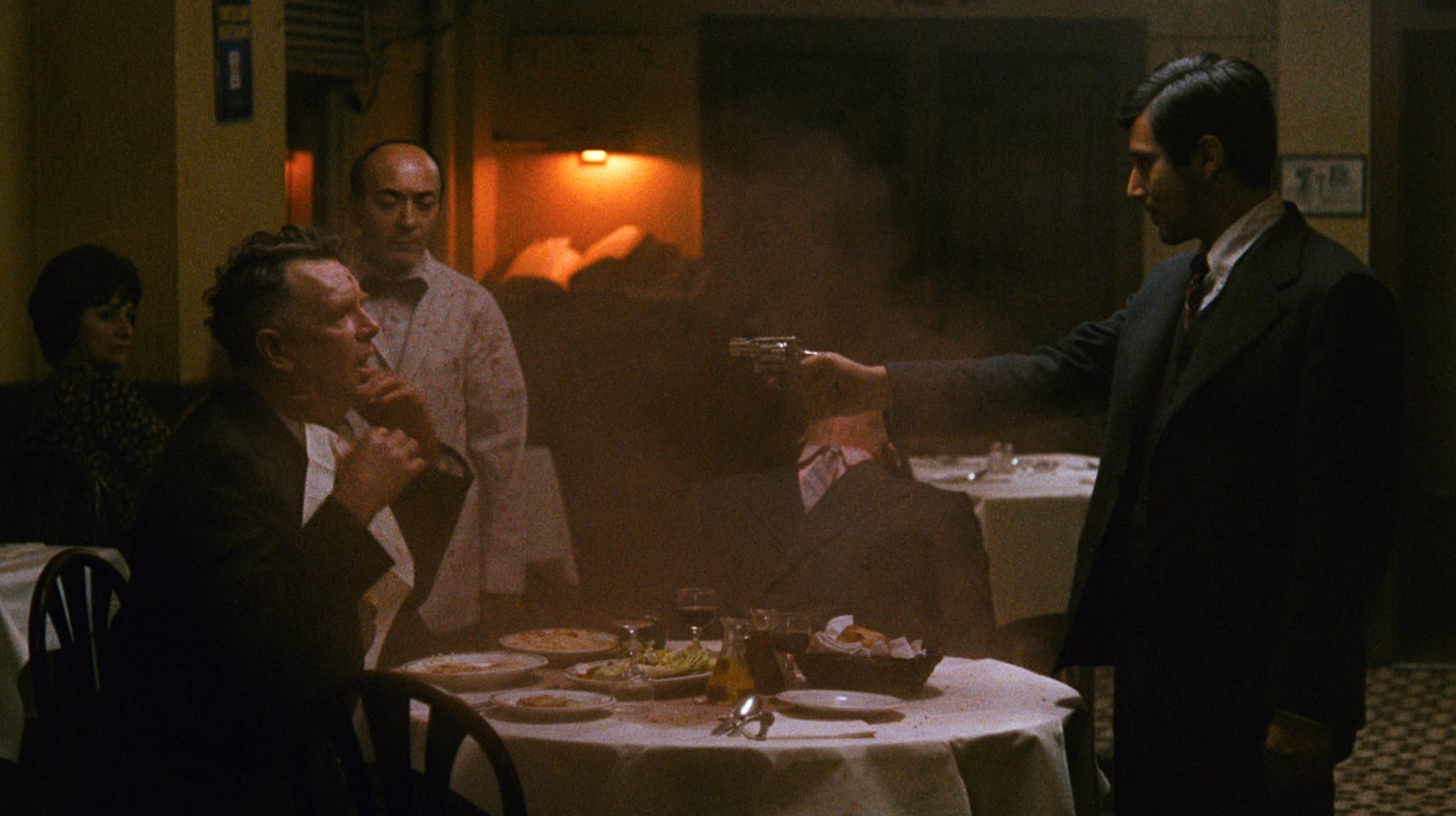 5. Крестный отец The Godfather (1972), оператор Гордон Уиллис (Фрэнсис Форд Коппола)