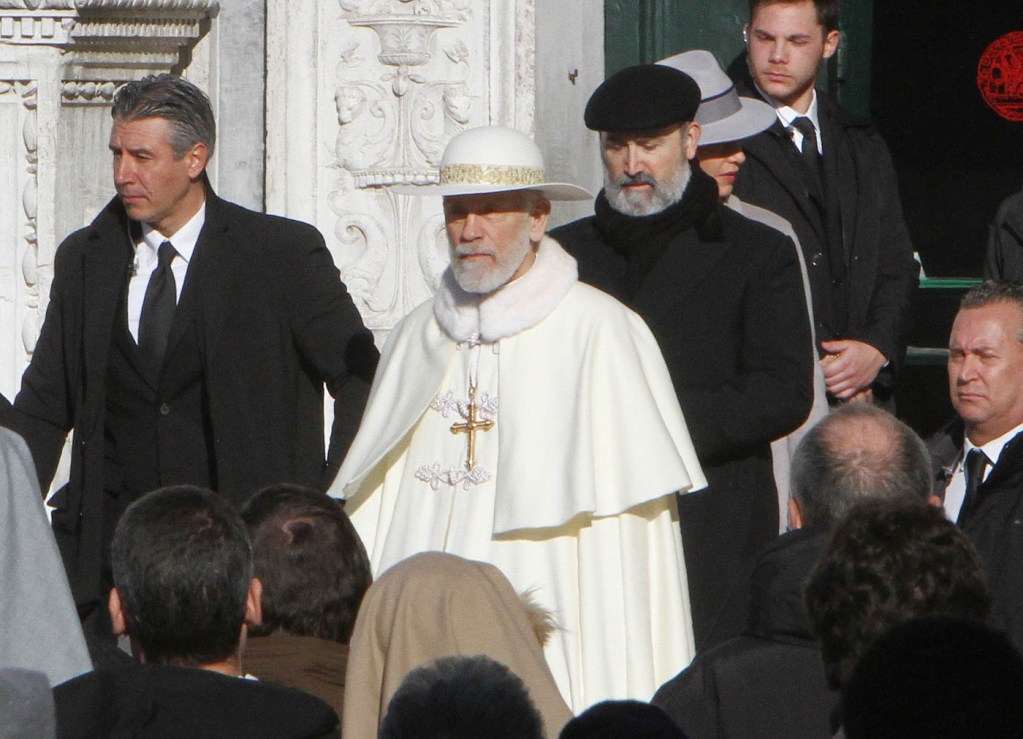 Новый Папа 4 серия визит к Пию XIII
