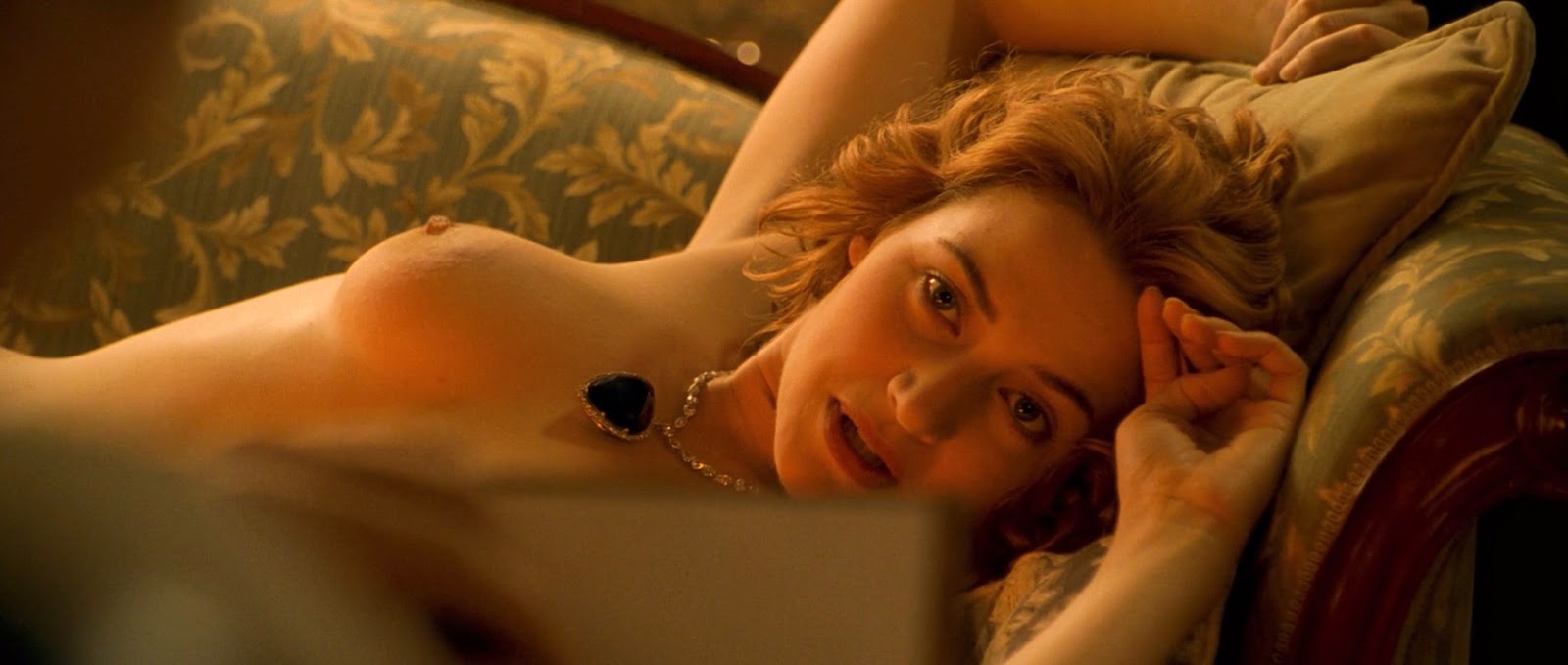 Самые обсуждаемые обнаженные сцены в кино Кейт Уинслет Титаник фильм голая.