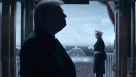 Брендан Глисон в роли Дональда Трампа на первом кадре новой комедии от Showtime