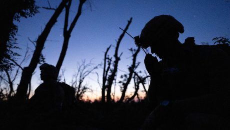 Фільм Мстислава Чернова «2 000 метрів до Андріївки»