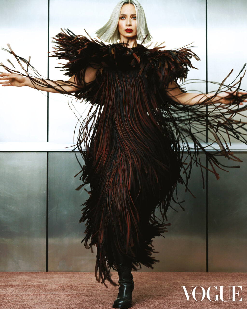 Емілі Блант в яскравій фотосесії для Vogue Гонконг