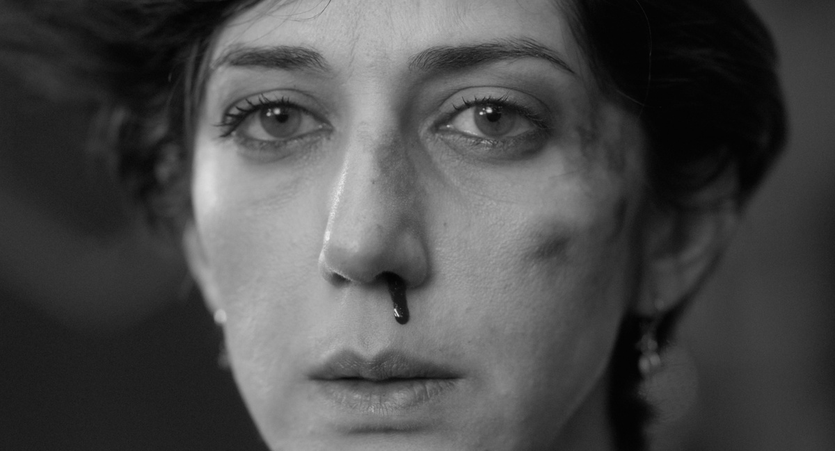 фільм «Двоє людей обмінюються слиною» Наталі Мустяца та Александра Сінґха (Франція, США, 2024) Two people exchanging saliva 