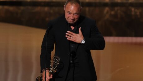 Найкращий мінісеріал або серіал-антологія — Юнацтво (Adolescence) (Netflix) 2025