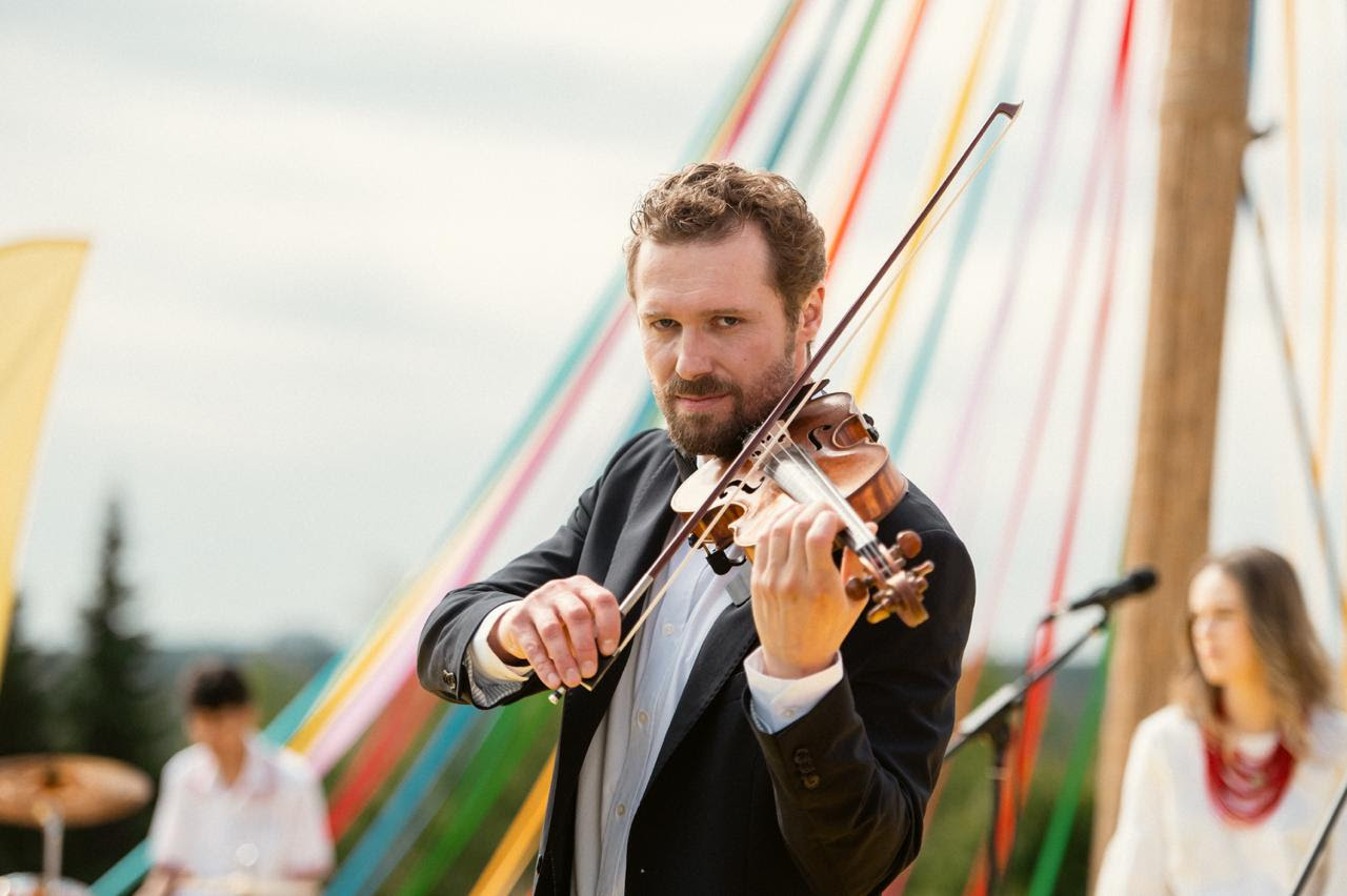 Стартували зйомки романтичної комедії «Потяг Червона рута»