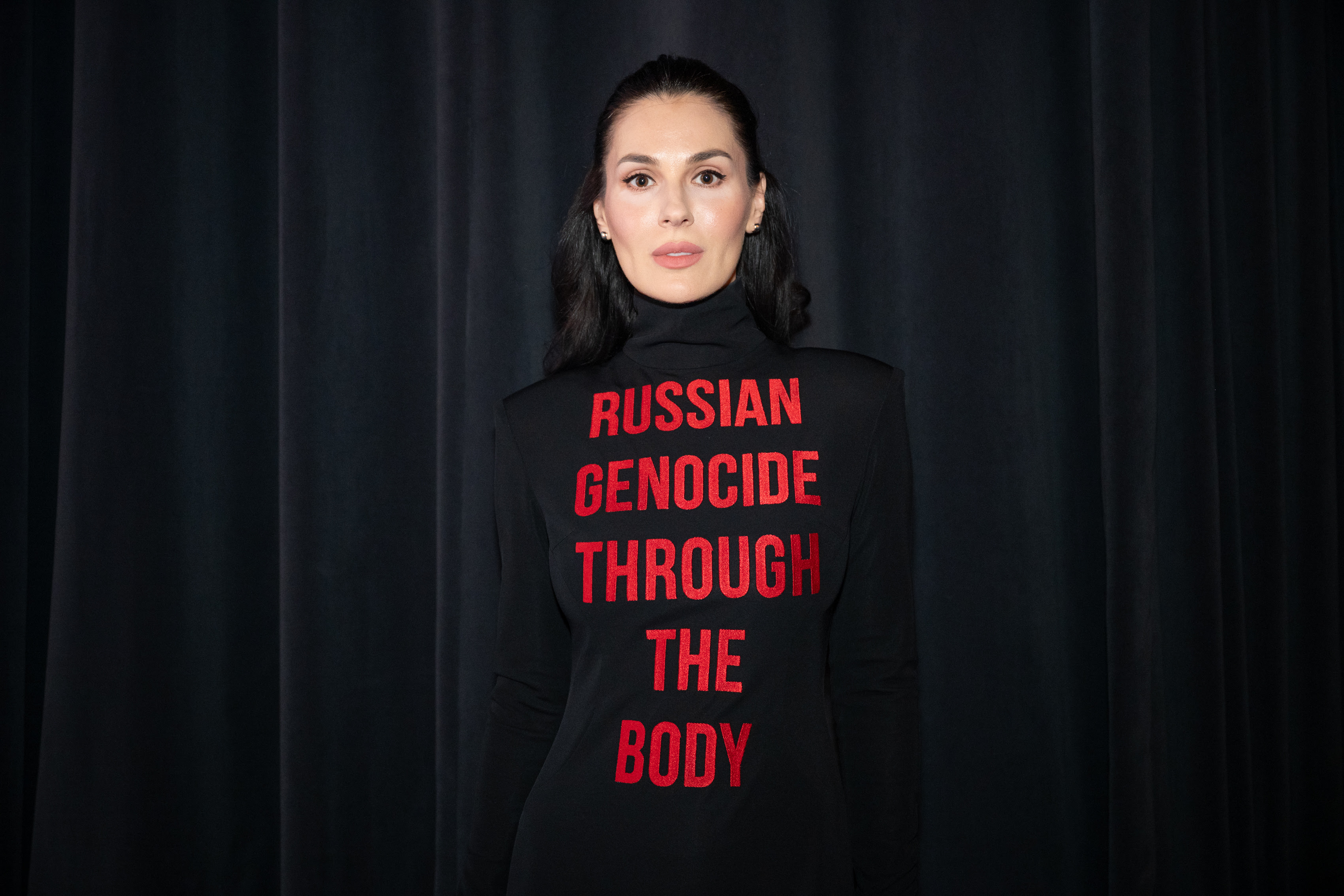 На фото Маша Єфросиніна на прем’єрі фільму Сліди