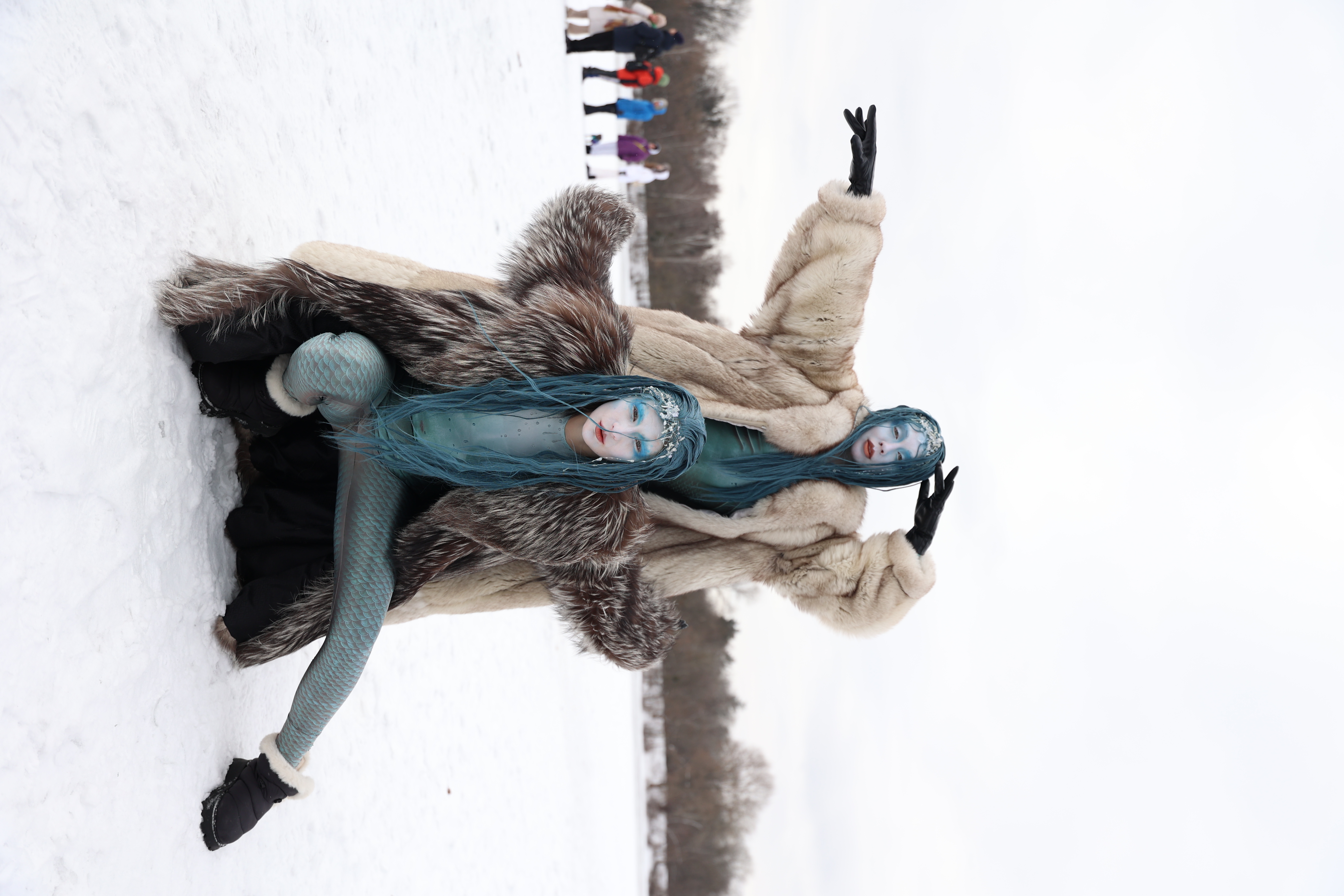 На Русанівській косі помітили русалок, які танцювали з киянами