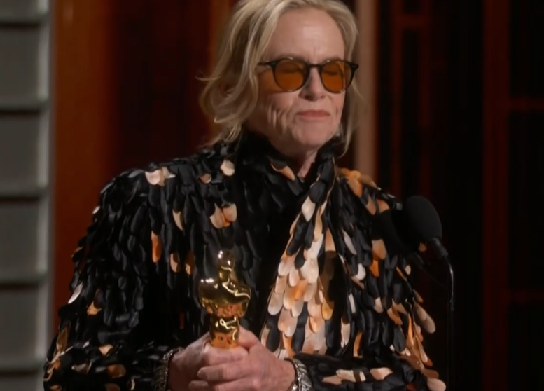 Емі Мадіґан («Зброя») - ПЕРЕМОЖЕЦЬ