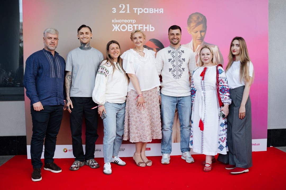 Фото: Андрій Шувалов, директор БФ Сергія Притули, Марина Петриченко, гуманітарний напрям БФ Сергія Притули, Тетяна Тележинська, заступниця СЕО АМІК УКРАЇНА, Євген Вініченко, заступник СЕО АМІК УКРАЇНА